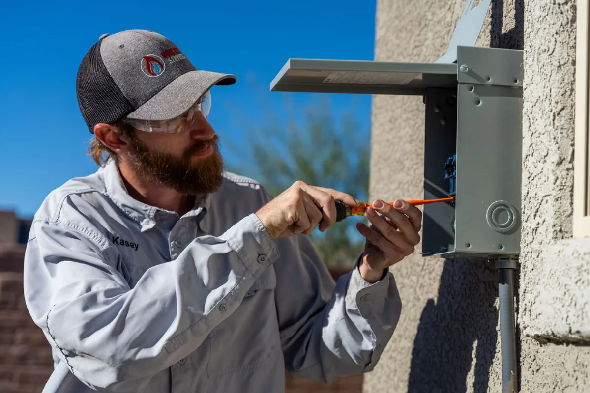 electrical-work-in-oro-valley electrical services - fixing electrical panel in Tucson